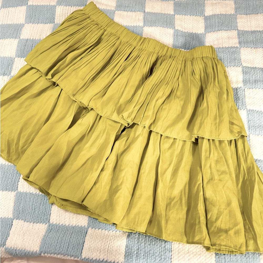 Boutique lime skirt